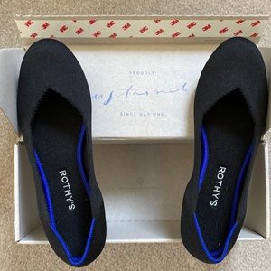 Rothy’s black flats
